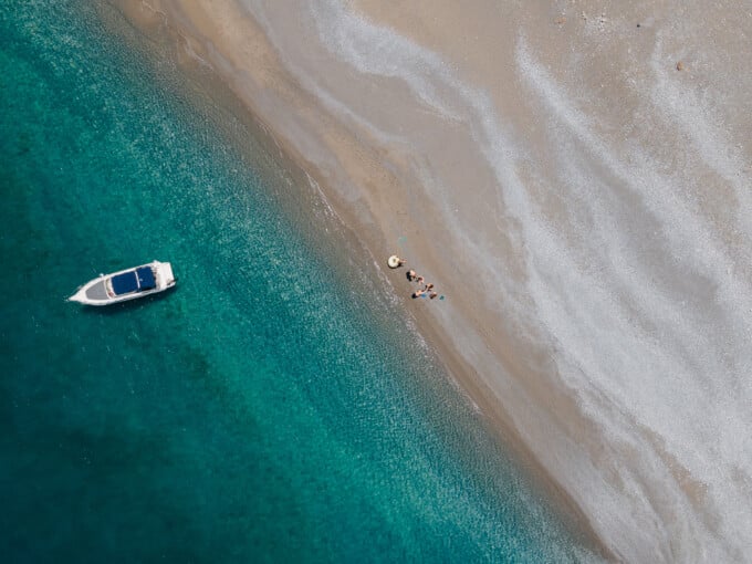 Ntamos beach - Kinsterna boat (2)