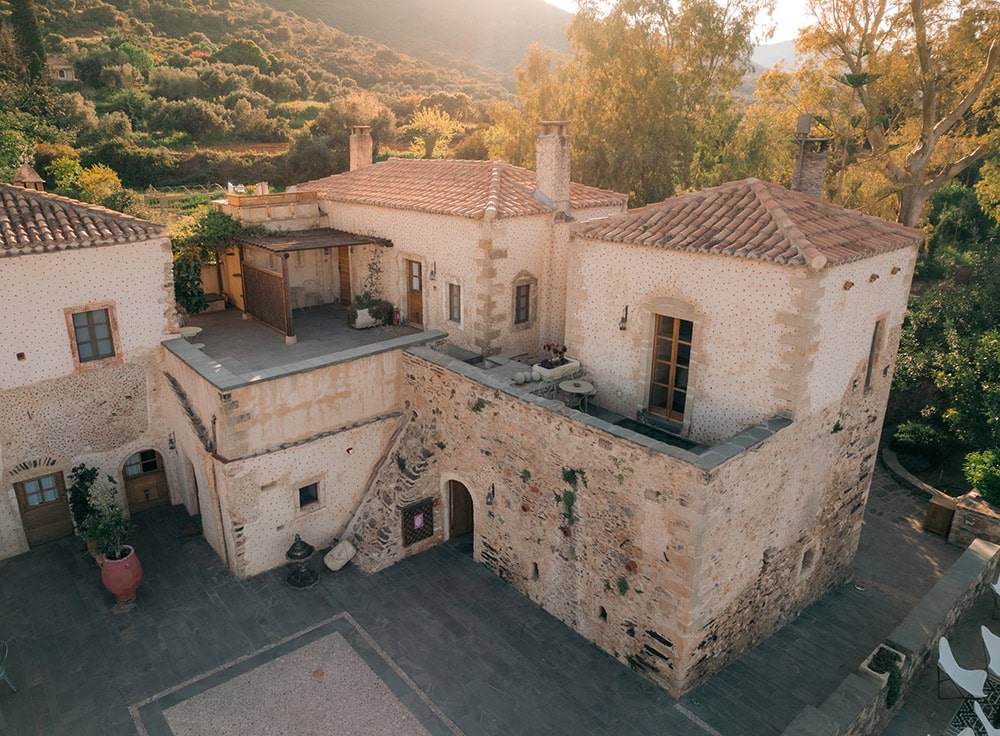 Kinsterna-Hotel---historic-building