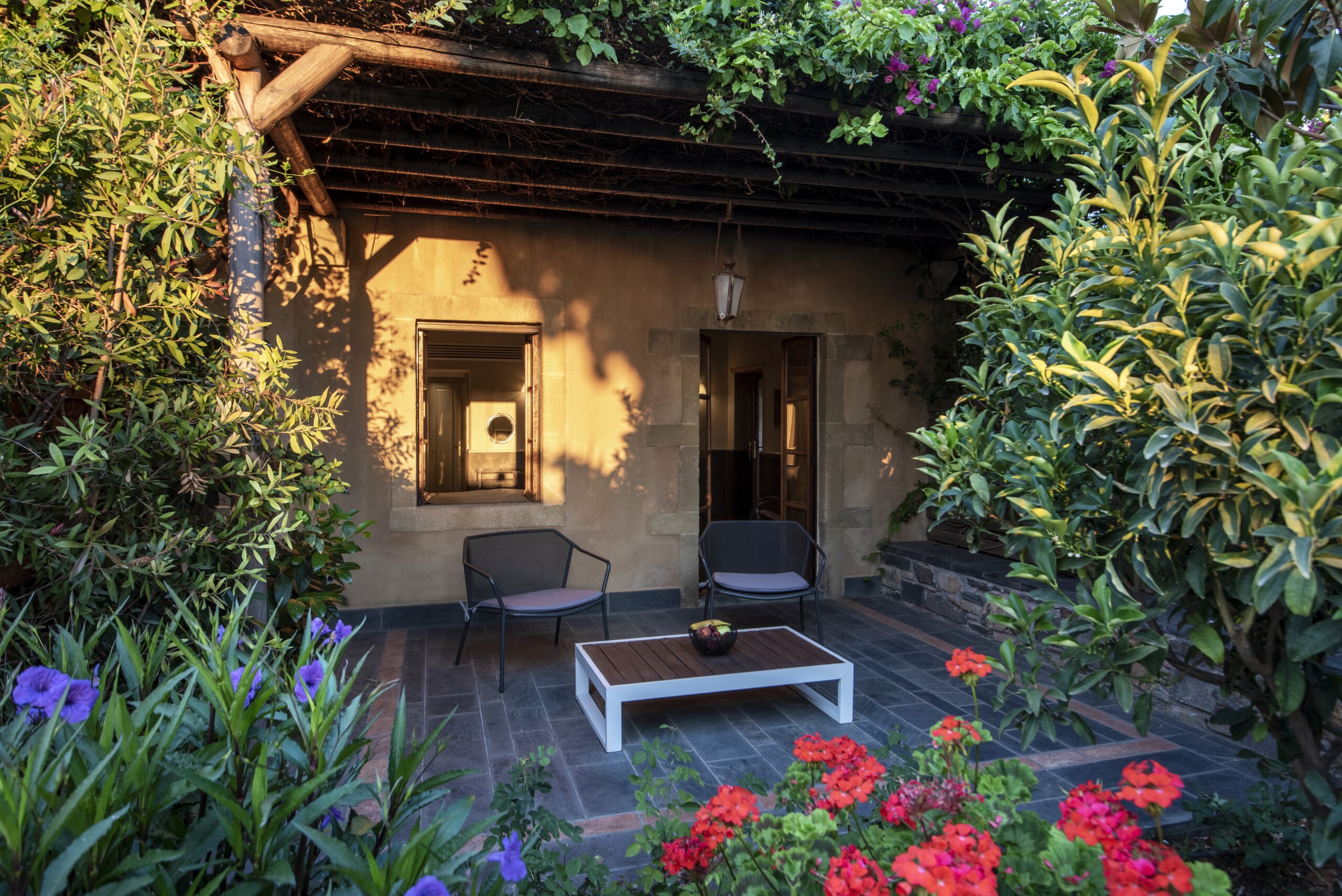 Premium Residence with garden - Kinsterna Hotel