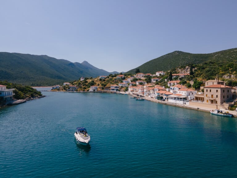 Gerakas fjord - Kinsterna boat